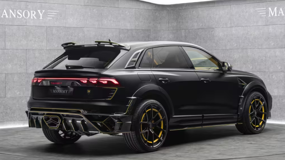 آئودی RSQ8 منصوری P900